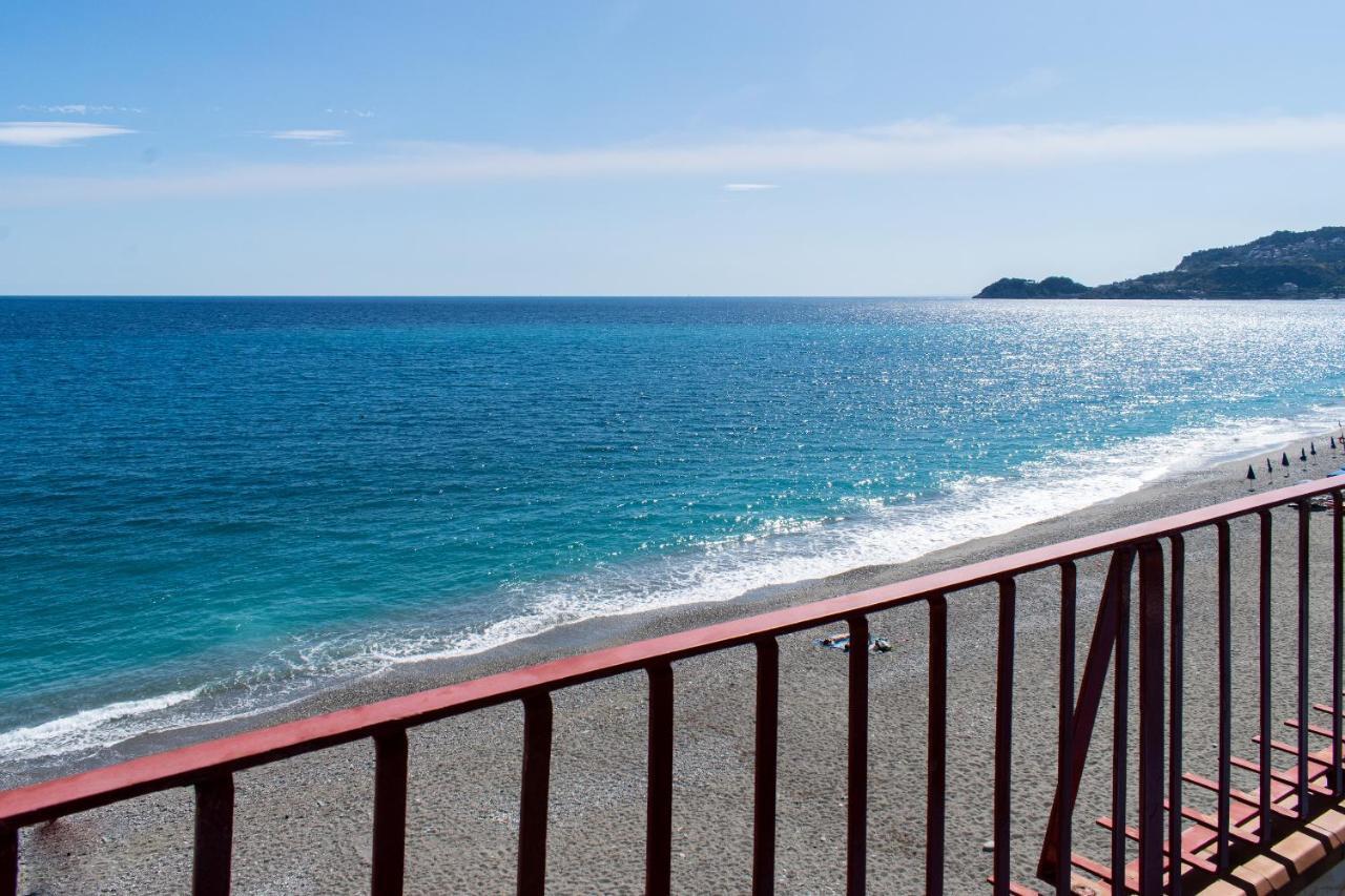 Beach House Acquamarina Letojanni Dış mekan fotoğraf